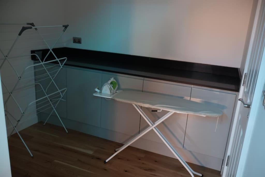 Modern House In Birmingham 빌라 외부 사진