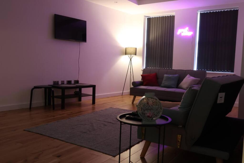 Modern House In Birmingham 빌라 외부 사진